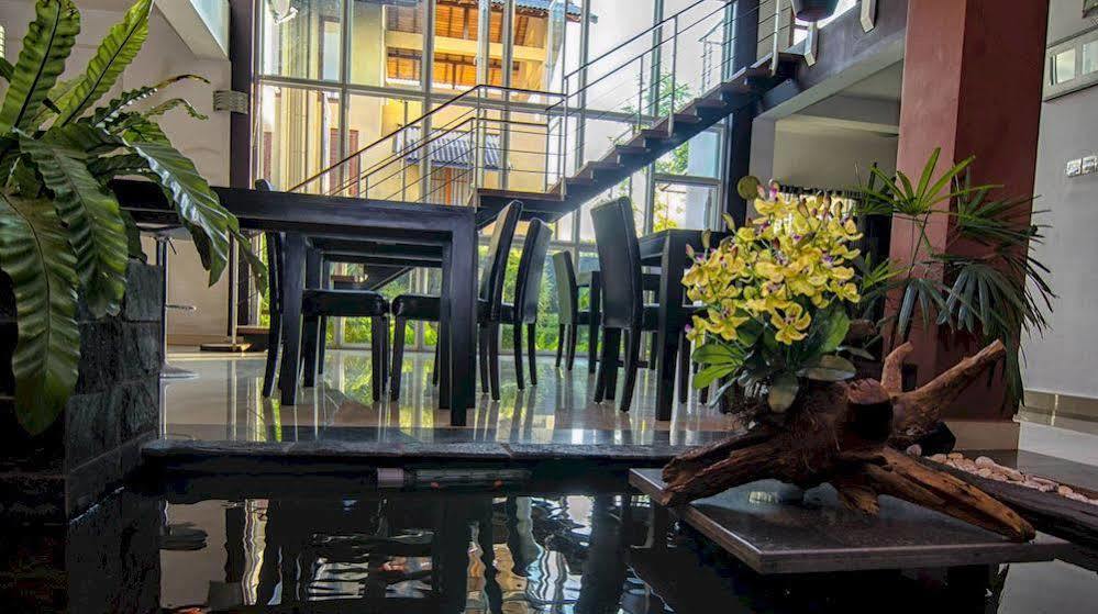Oyo 437 Amali Residence ニュージゴダ エクステリア 写真